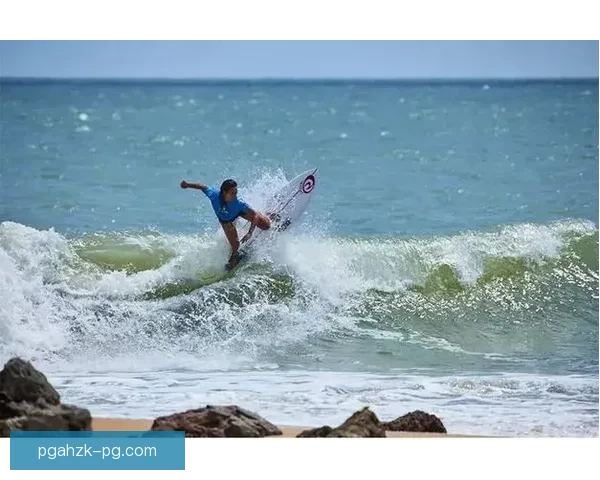 度国际冲浪大赛：精彩对决，谁将摘得桂冠？